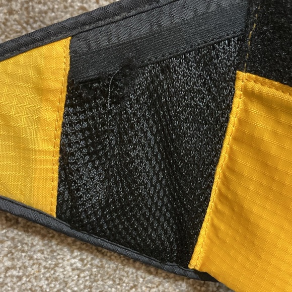 3 for $33 Vintage SALOMON runners belt bag - Picture 5 of 12